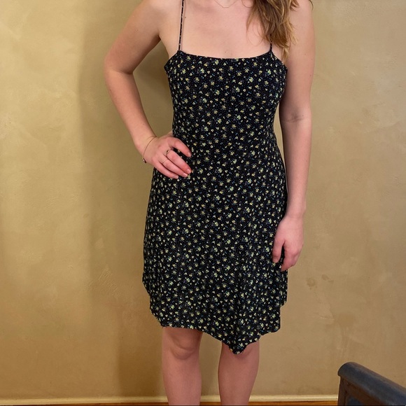Urban Outfitters Black Floral Dress - Picture 3 of 5